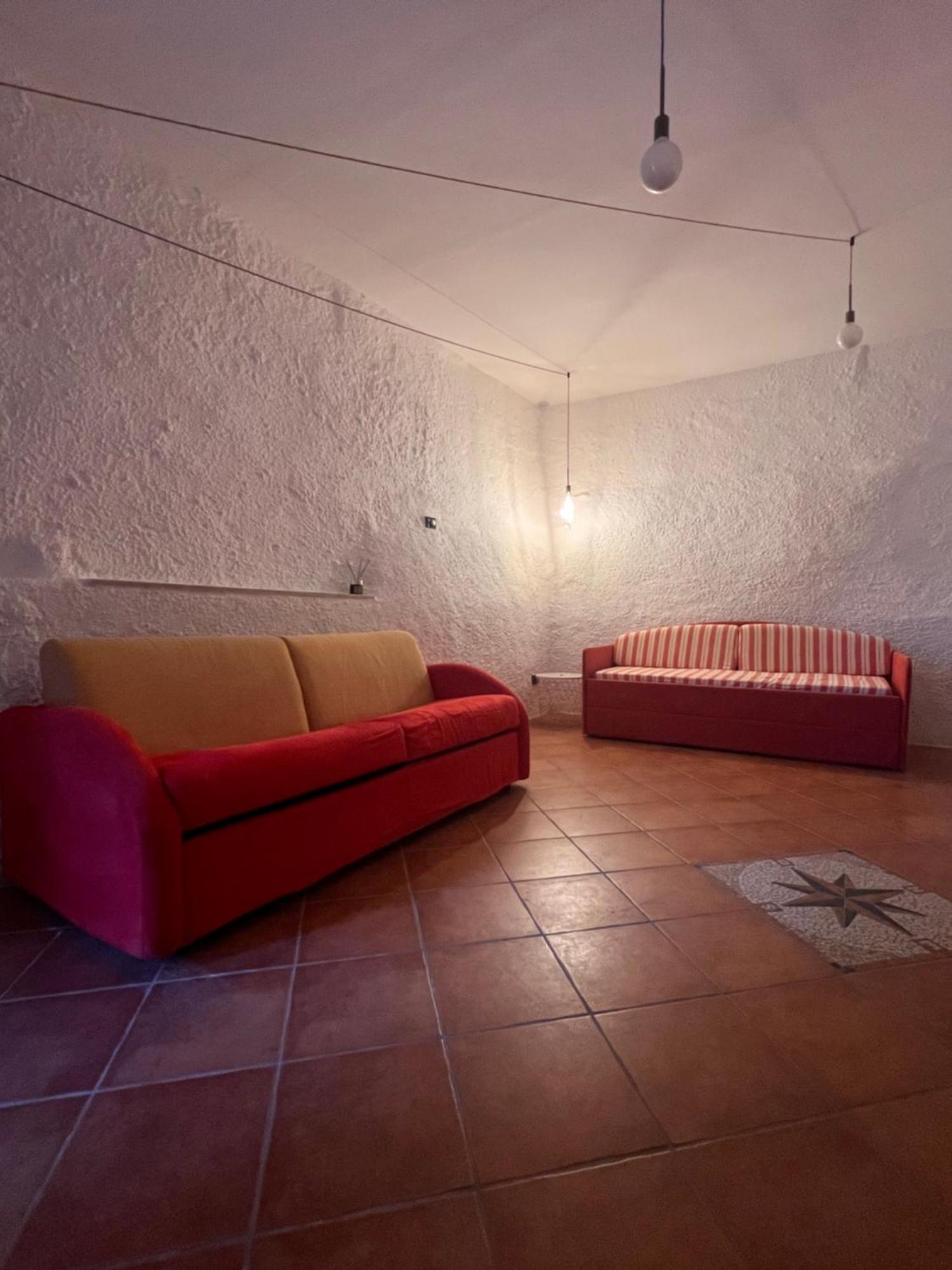 Olivetta House Holiday Монеглия Екстериор снимка