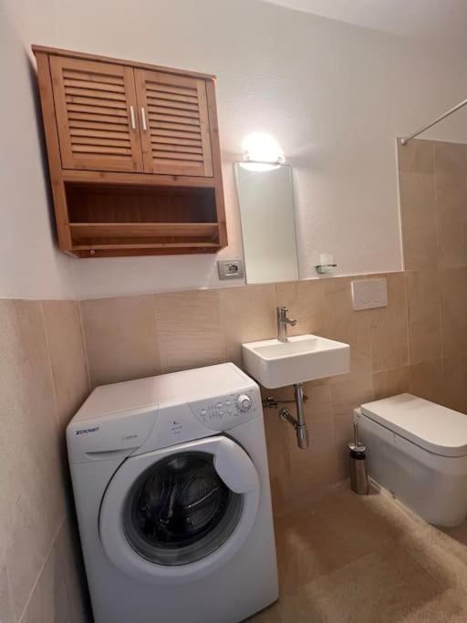 Olivetta House Holiday Монеглия Екстериор снимка