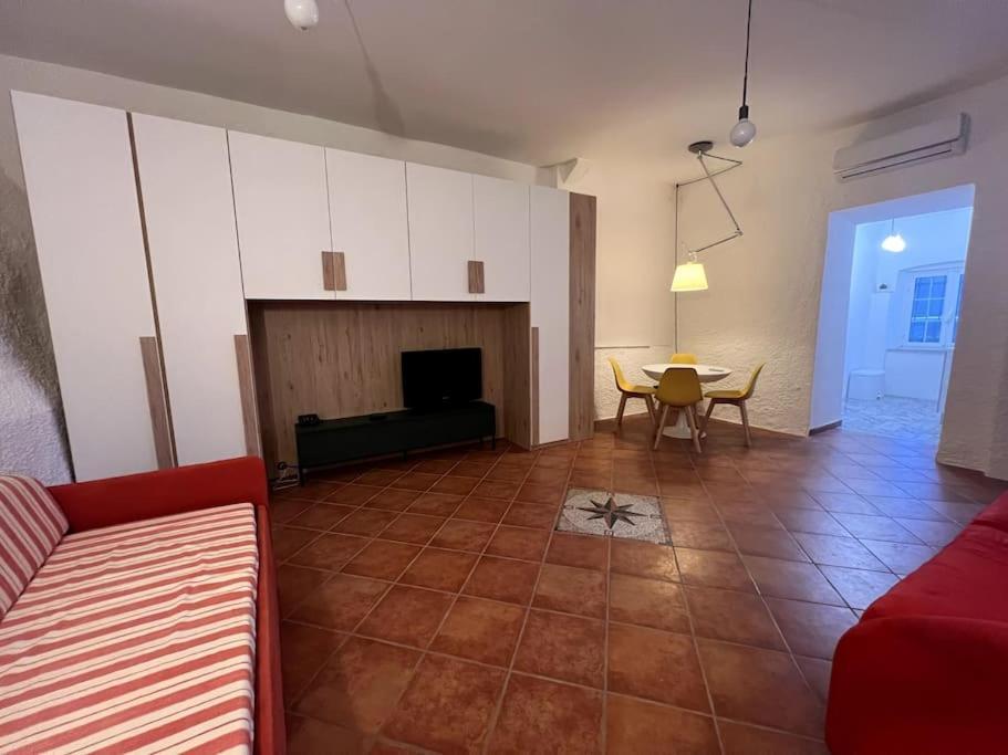 Olivetta House Holiday Монеглия Екстериор снимка